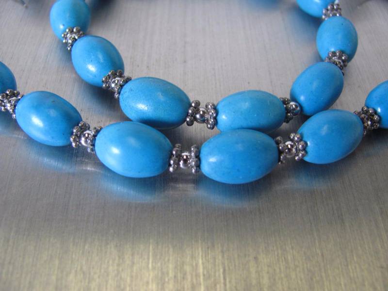 lot 100 image: 4 Piece Turquoise Bead Set