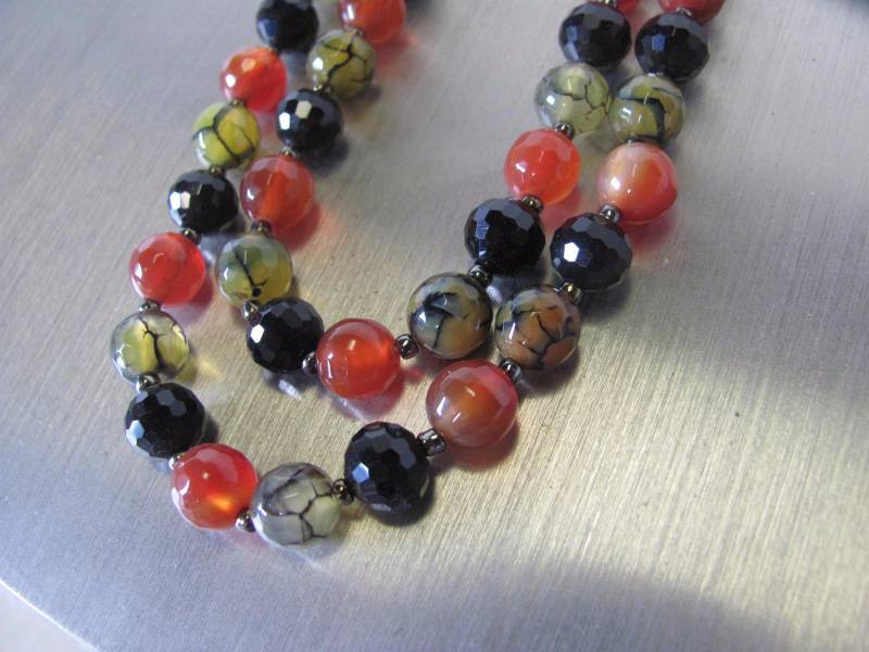 lot 103 image: 3 Piece Stylish Gemstone Set