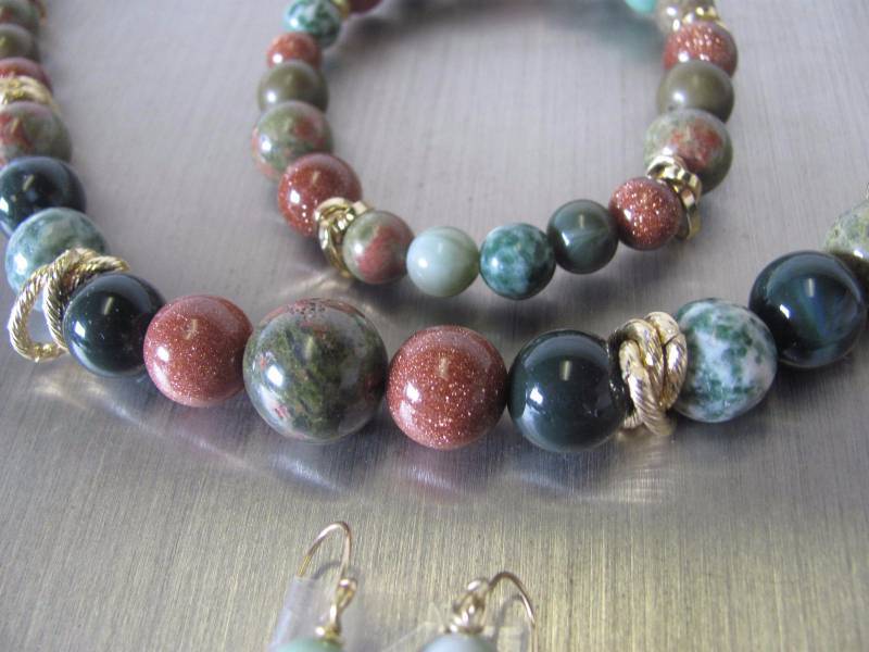 lot 117 image: 4 Piece Jewelry Set