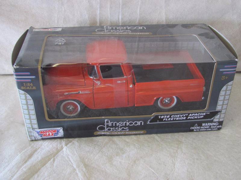 lot 137 image: 1958 Chevy Apache Fleetside Pickup Truck