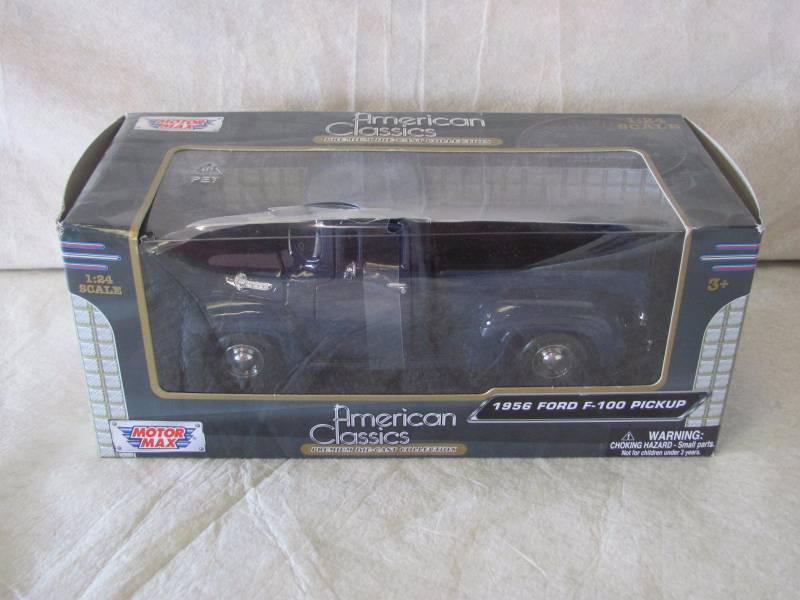 lot 142 image: 1956 Ford F-100 Pickup Blue 124 Diecast Car Model