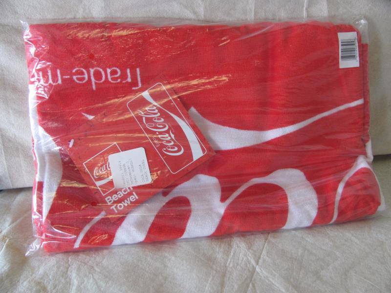 lot 173 image: Coca-Cola Beach Towel