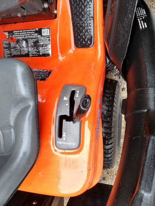 lot 1 image: Husqvarna YTH 150 NO RESERVE