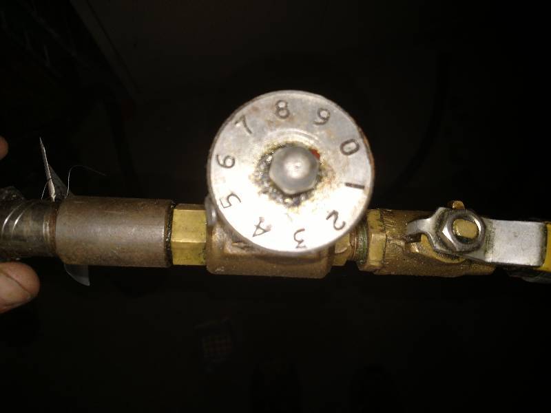 lot 26 image: pump for 50 gallon barrel