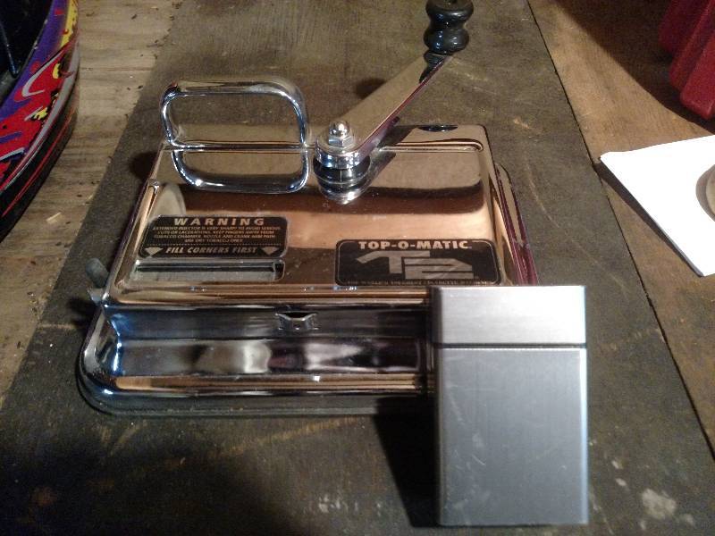 lot 5 image: T2 Cigarette rolling machine and case, like new
