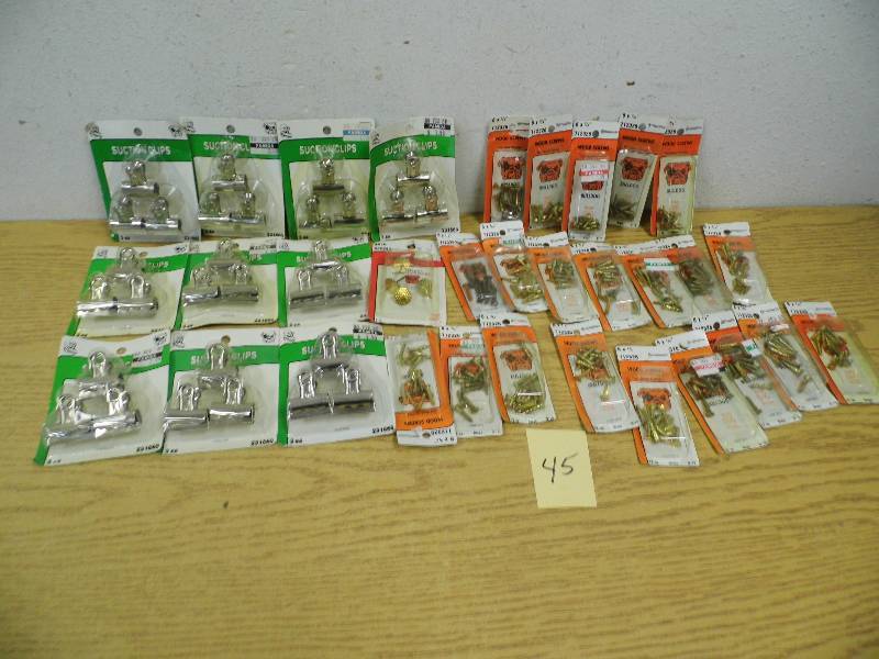 Screws & Suction Clips