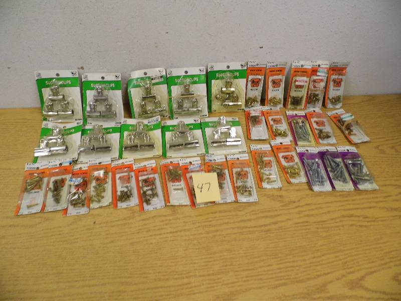 Screws & Suction Clips