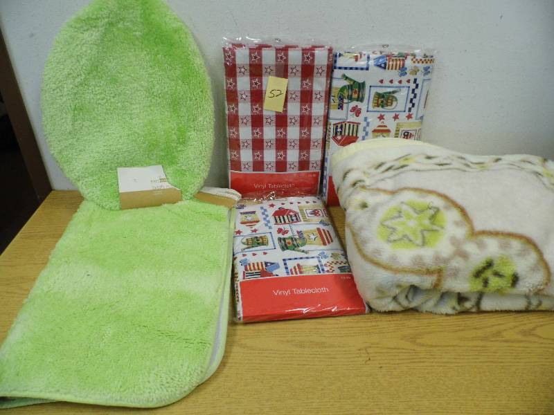 New Bath Set & Table Cloths