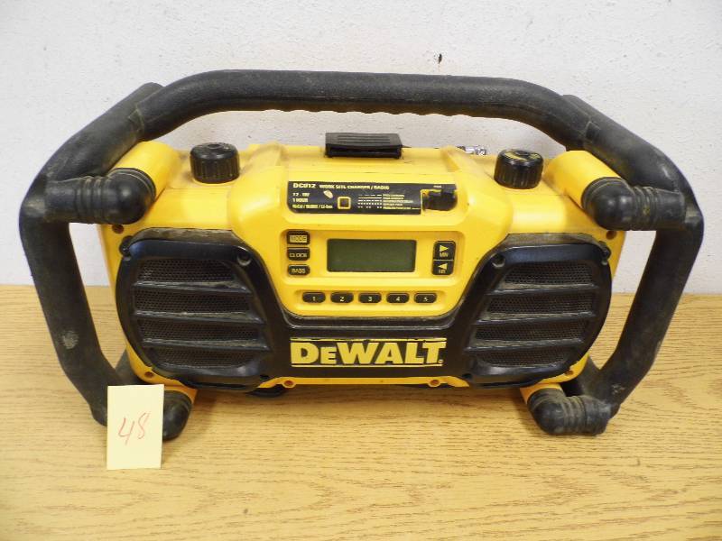 DeWalt Work Site Charger  Radio