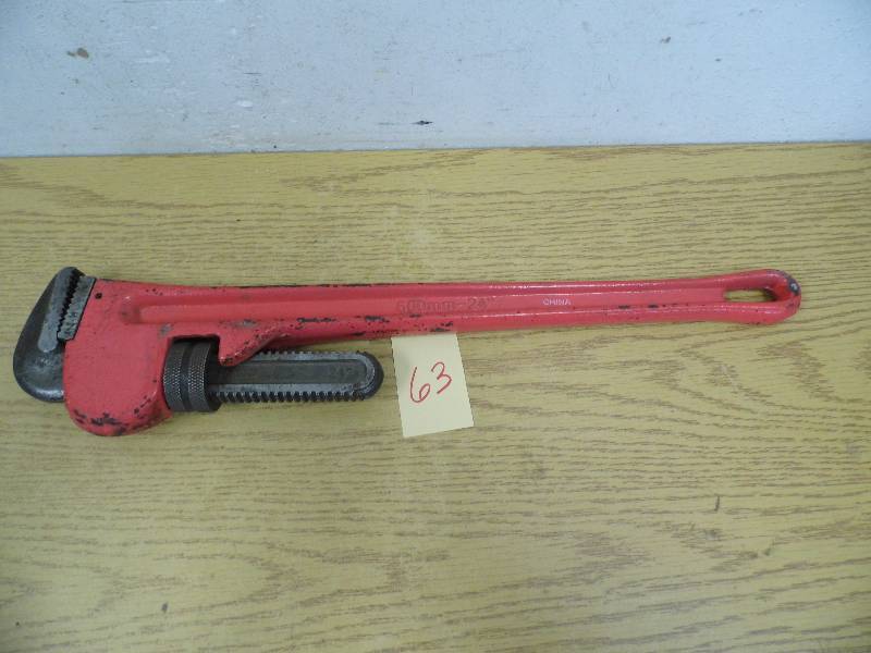 24 Pipe Wrench