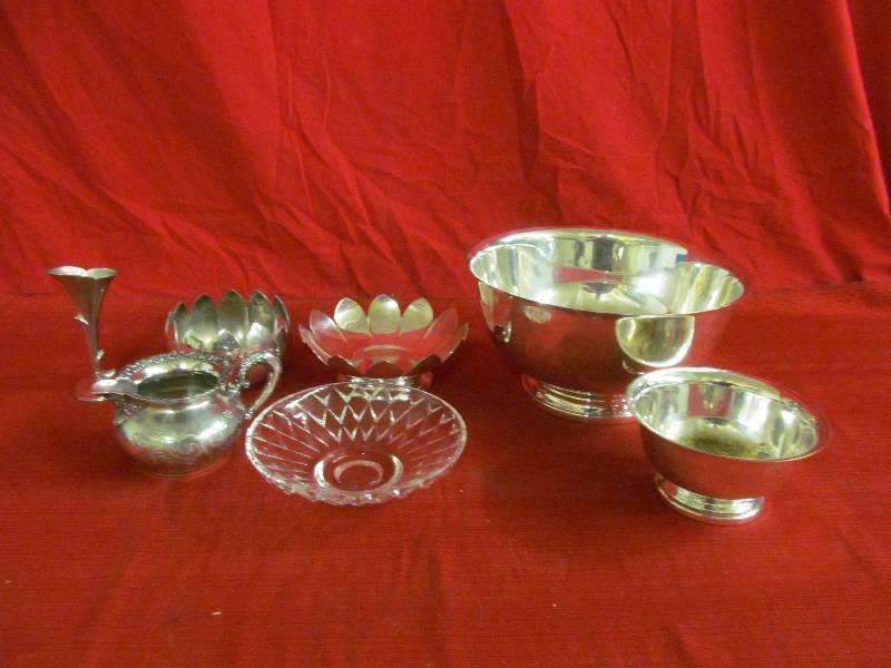 lot 11 image: Silver Plate Bowls