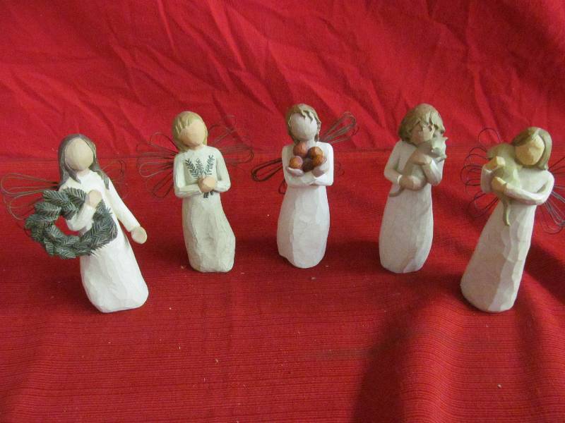 lot 68 image: Willow Figurines
