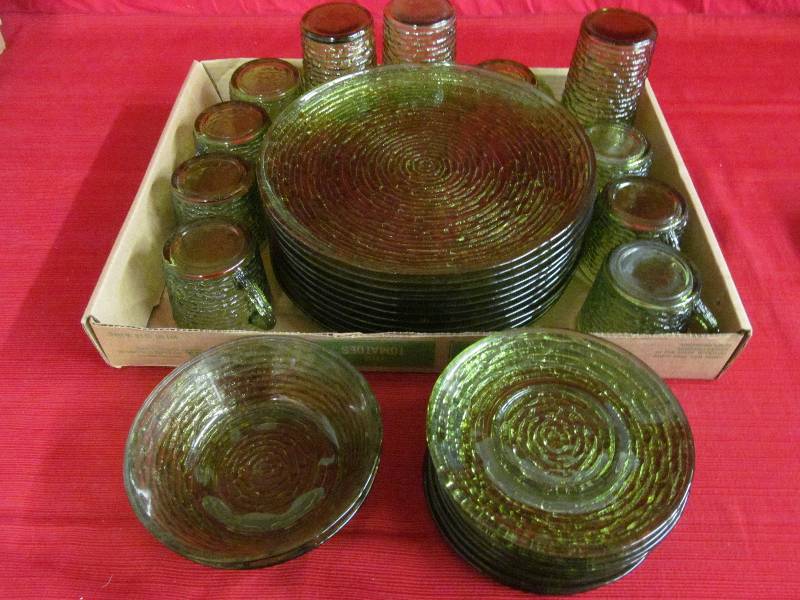 lot 69 image: Dishes