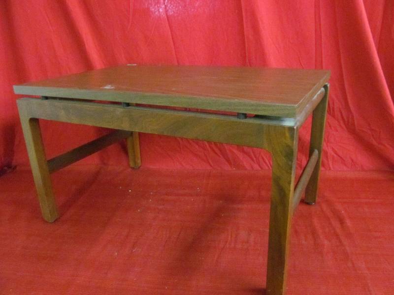 lot 90 image: Gunlock chair