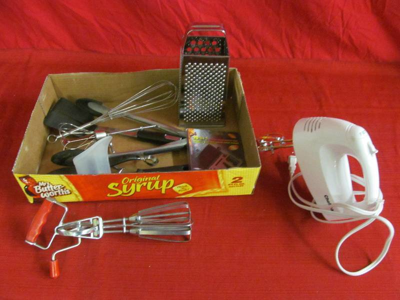 lot 93 image: Chef mate hand mixer