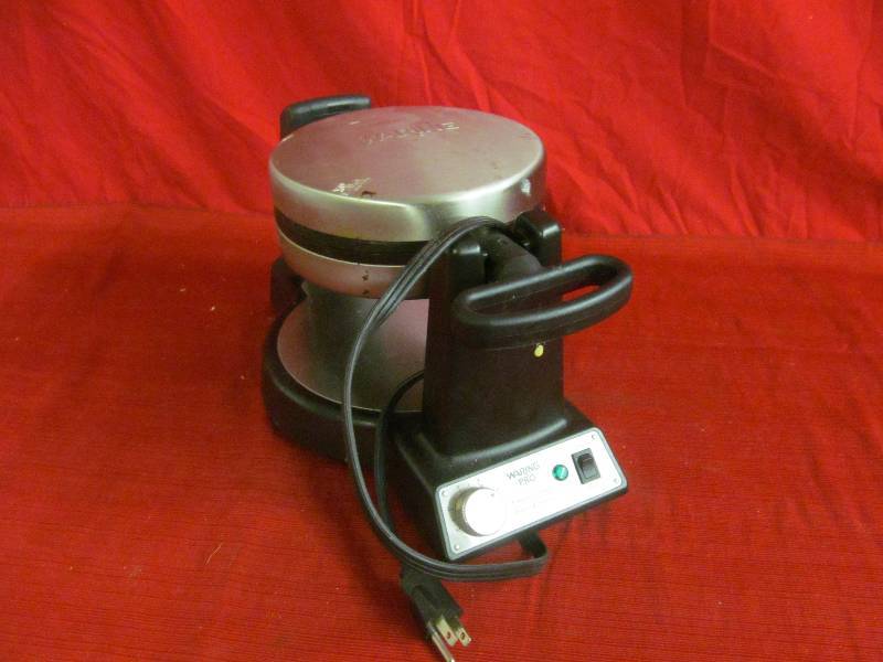 lot 95 image: Waring Professional waffle maker