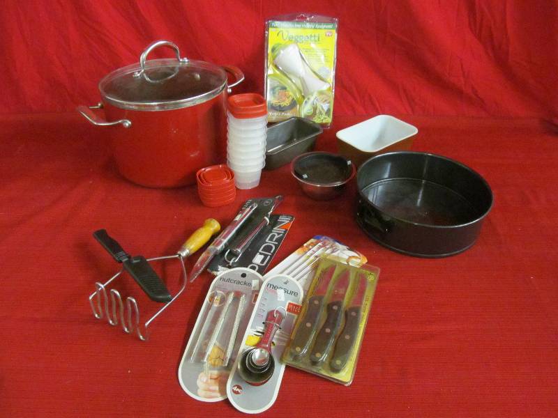 lot 115 image: Kitchen Aid pot