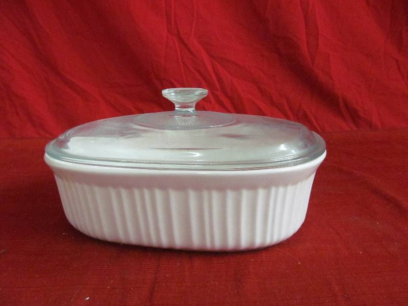 lot 134 image: Corning ware baking dish