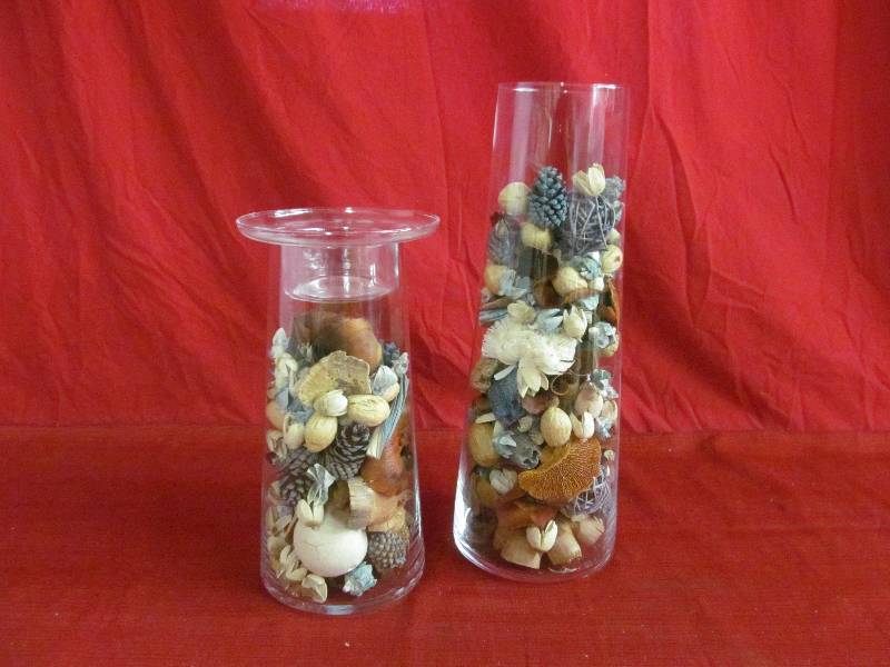 lot 169 image: dcor vases