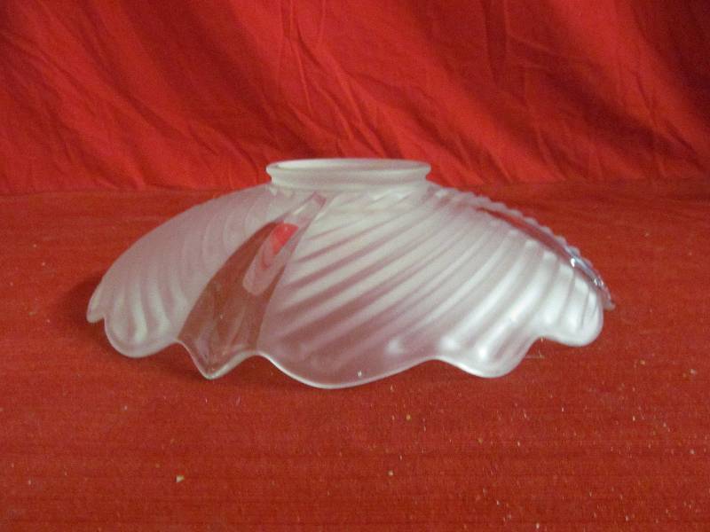 lot 186 image: glass light shade