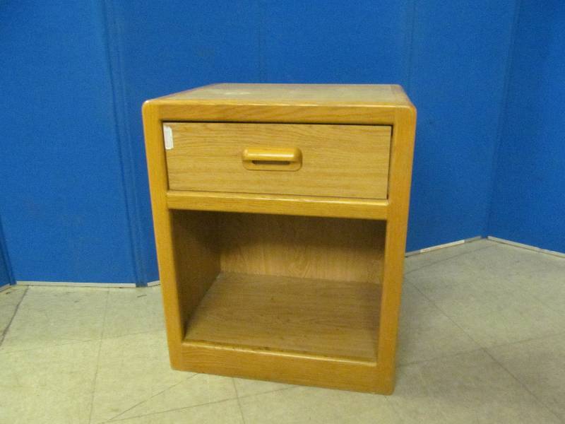 lot 214 image: bedside table