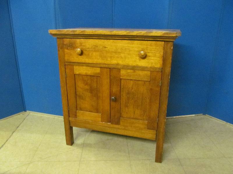 lot 216 image: Vintage commode cabinet