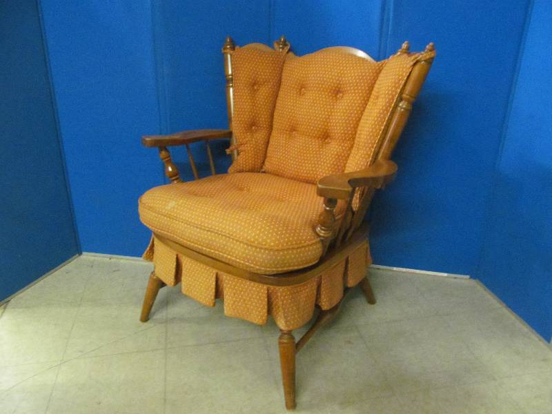 lot 218 image: vintage arm chair