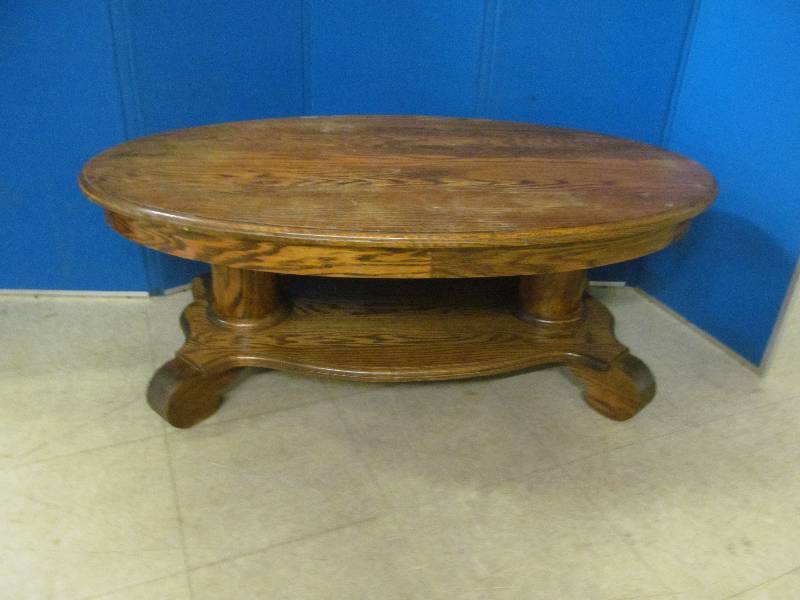 lot 219 image: coffee table