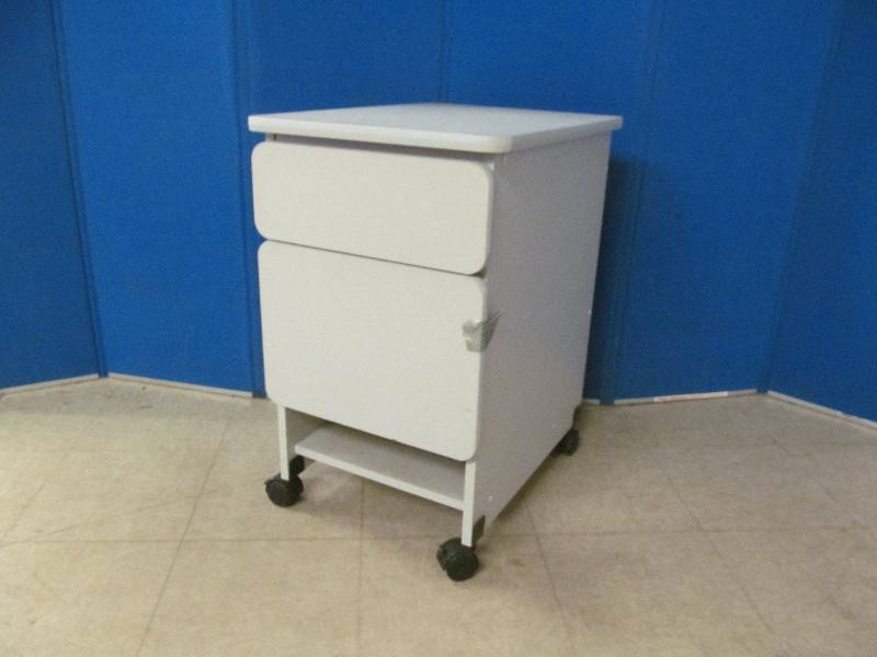 lot 222 image: file cabinet