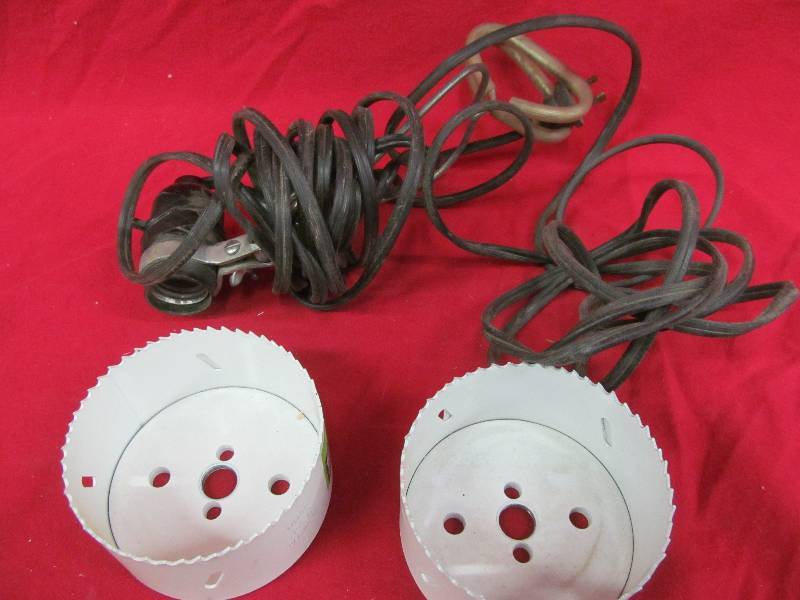 Bimetal blades clamp light