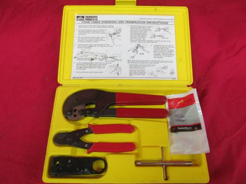 Coax cable stripping tool