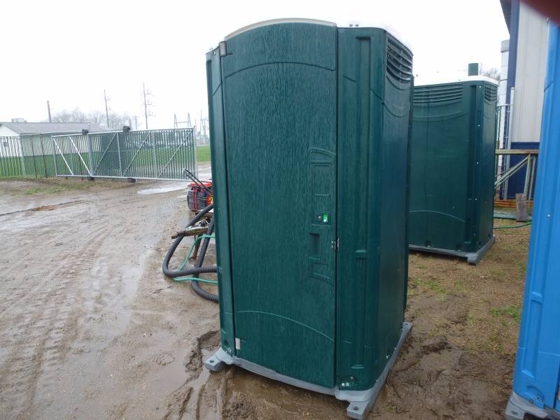 Satellite Portable Toilet NCS 2008 Gulf Stream, JDs & Equip 2016 KBID