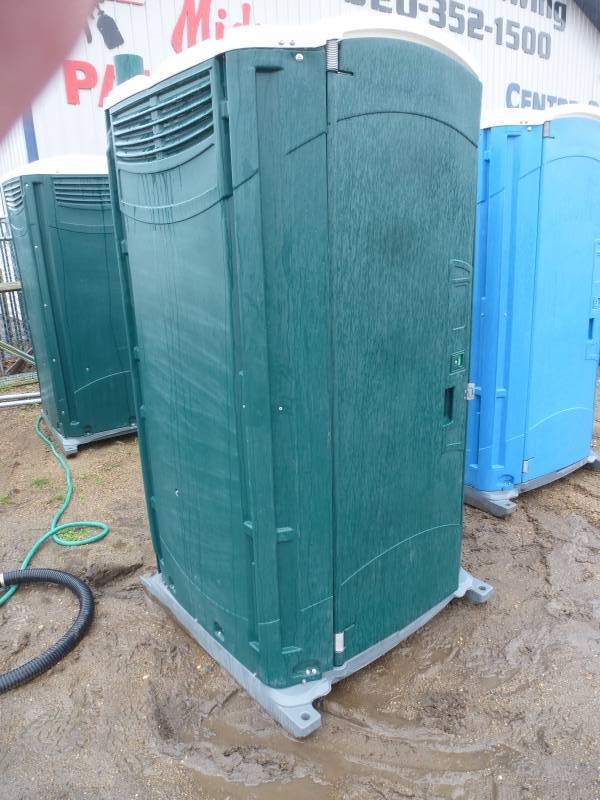 Satellite Portable Toilet NCS 2008 Gulf Stream, JDs & Equip 2016 KBID