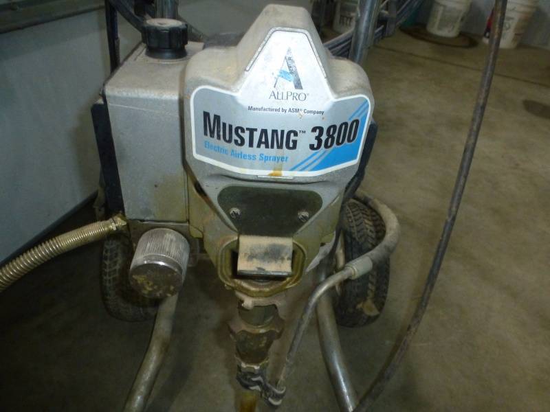 Mustang 3800 Paint Sprayer