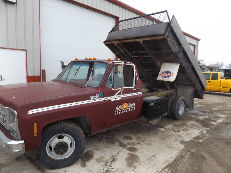 lot 277 image: 1980 Chevy Dump Truck
