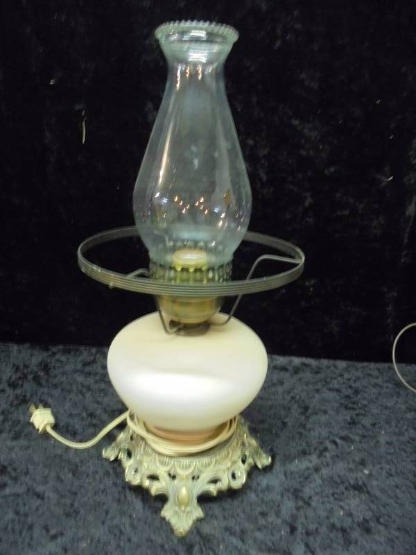 Hurricane Lamp - CreamFlowers