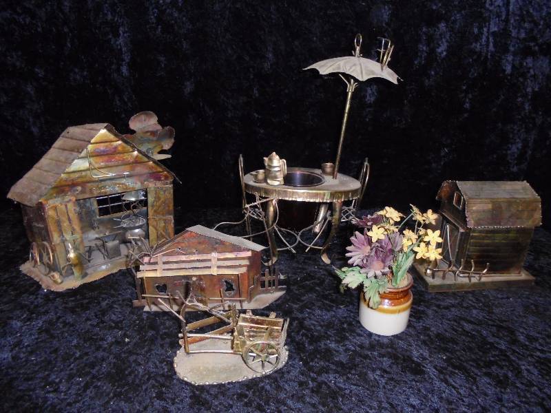 Lot - Music Boxes, Misc Dcor