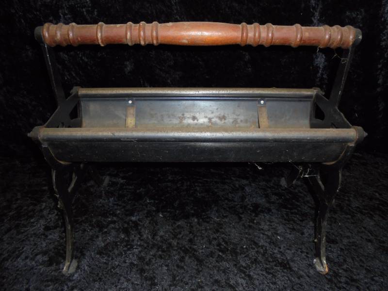 Metal Log Holder