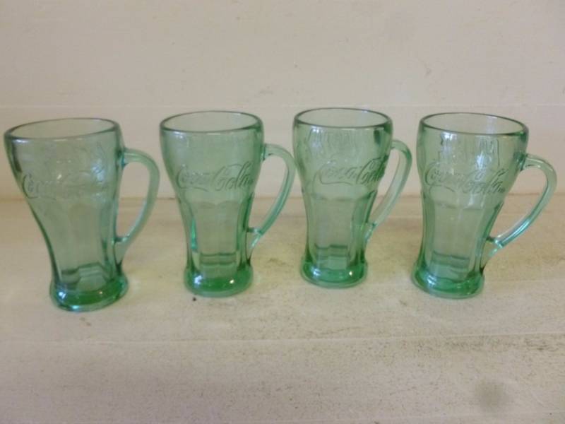 lot 10 image: Coca-Cola Glass Set