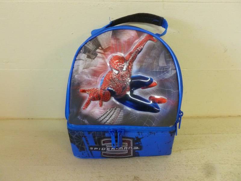 lot 21 image: Spider - Man Lunchbox