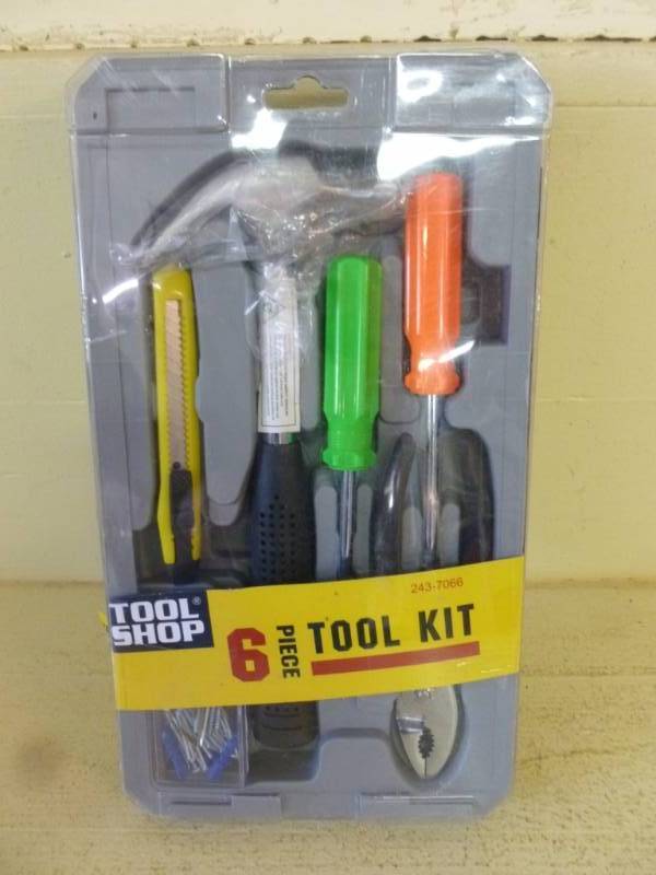 lot 25 image: Tool Set