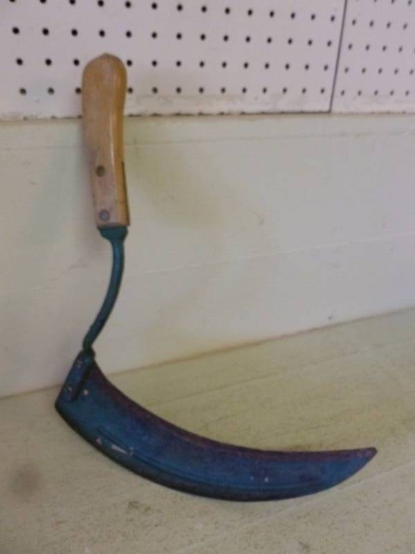 lot 34 image: Vintage Sickle Knife