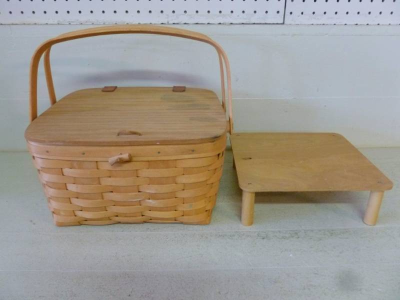 lot 47 image: Longaberger Basket
