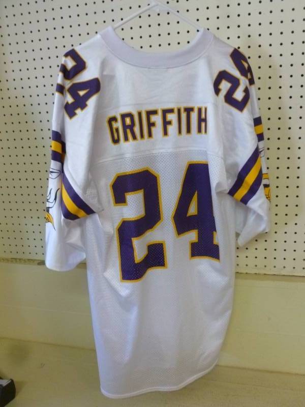 lot 49 image: Minnesota Vikings Jersey