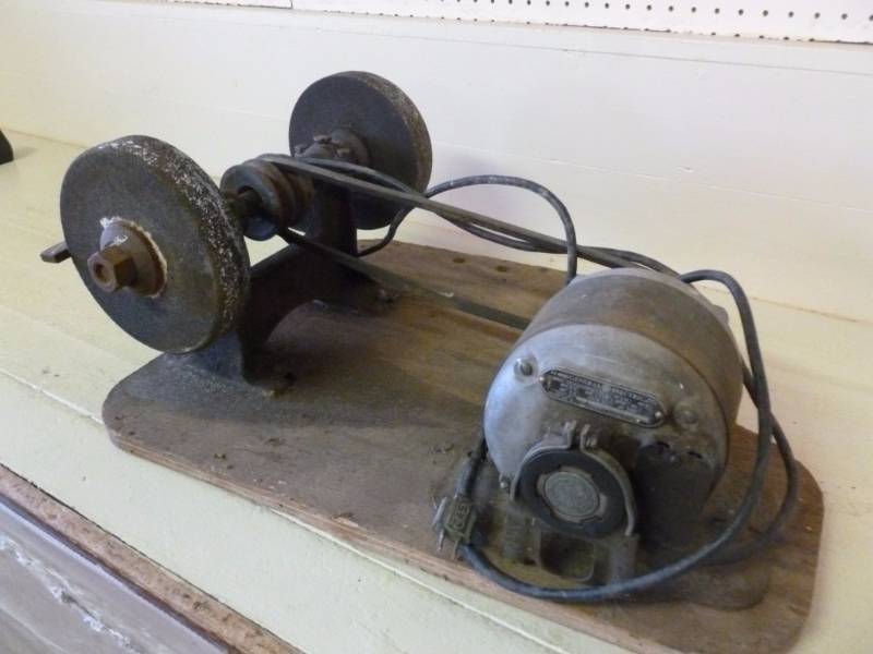 lot 81 image: Grinder