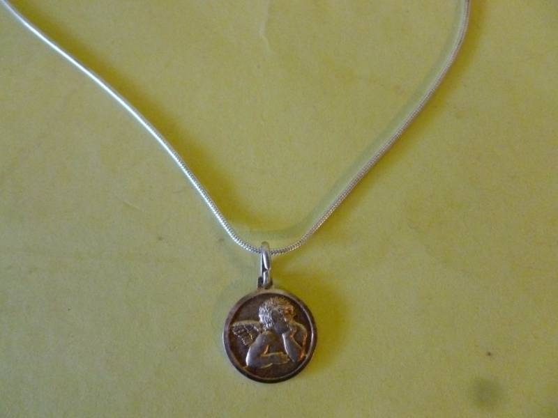 lot 86 image: Sterling Jewelry
