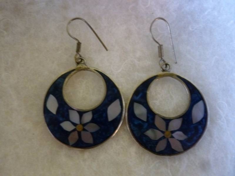 lot 89 image: Jewelry