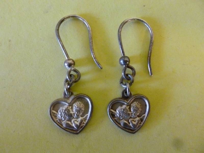 lot 90 image: Sterling Jewelry