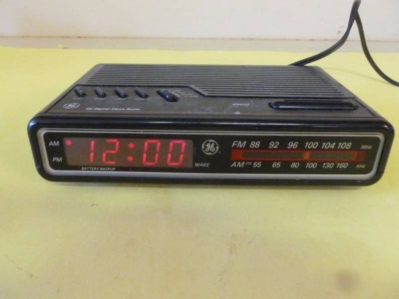 lot 97 image: Alarm Clock