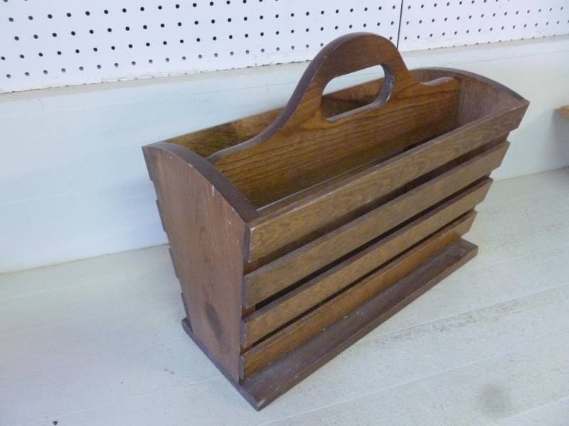 lot 113 image: Magazine Rack